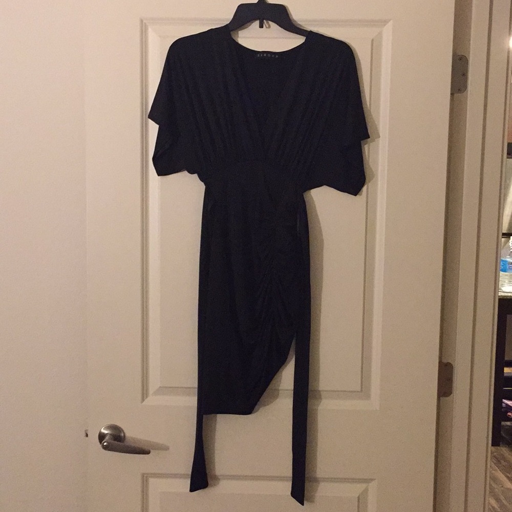 3/$25🎈Sabora silky black dress